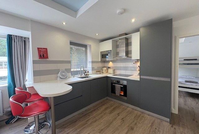 Flat 6 Countrywide House, 28, Wellington Business Park, Crowthorne photo 3