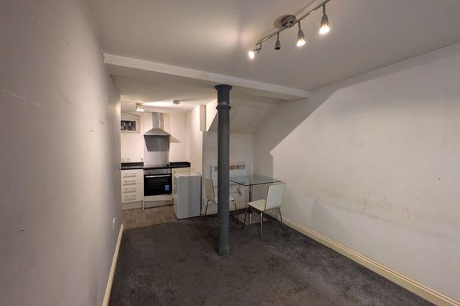 Flat 3, Camden House, Grey Street, Ashton-Under-Lyne photo 2