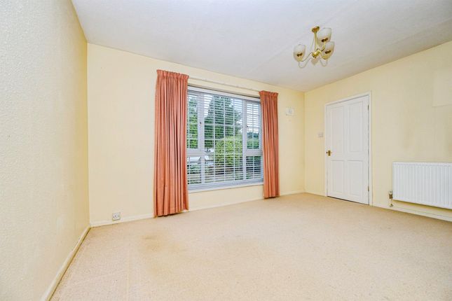 13, Montgomery Avenue, Hemel Hempstead photo 2