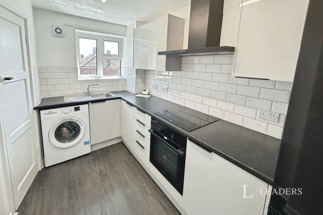 14, Hill Close, Cambridgeshire photo 2