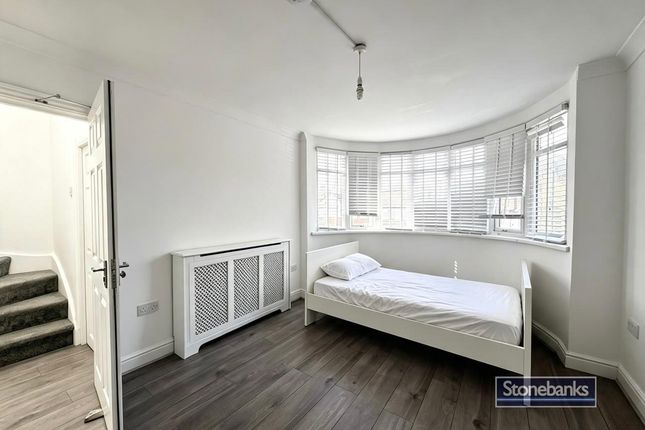 44, Waverley Road, Harrow photo 4