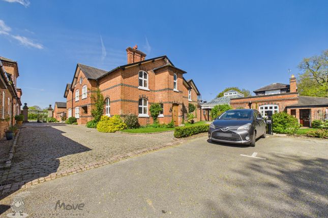 6, RANGEMORE HALL MEWS, BURTON-ON-TRENT photo 3