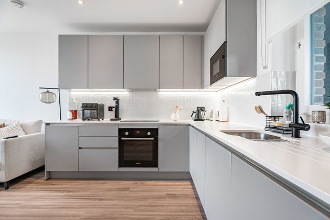 Flat 37, Park North Apartments, 60, Stamford Road, London photo 3