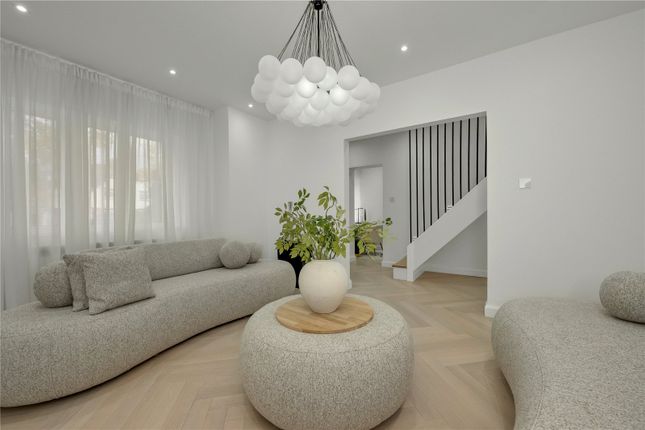 57, Couchmore Avenue, Surrey photo 3