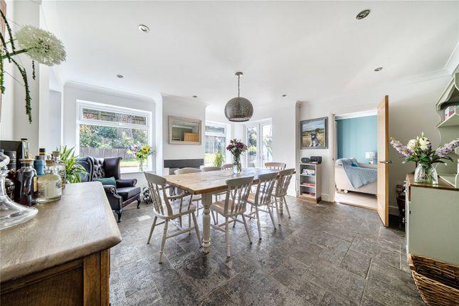 6, Birch Close, Dartford photo 2