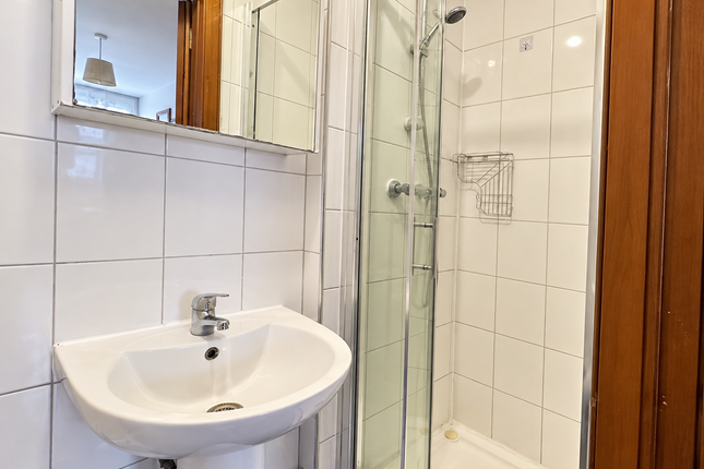 Flat C, 534, High Road, Leytonstone photo 3