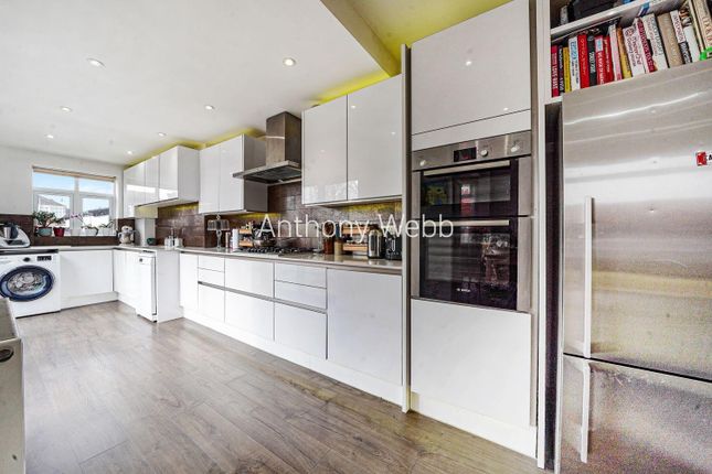 End terrace house for sale in Firs Lane, Winchmore Hill, London