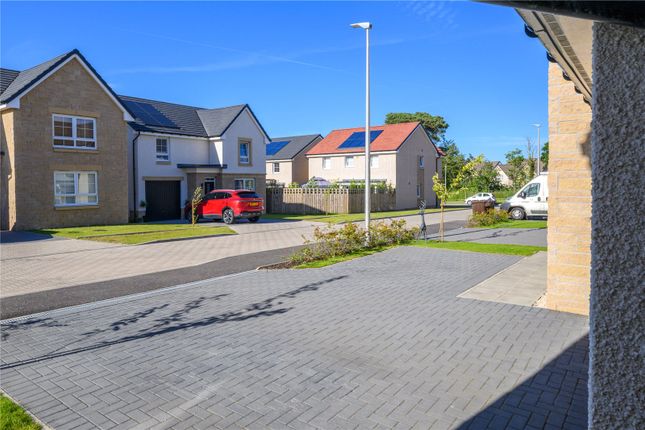 19, Walter Myln Crescent, Fife photo 2