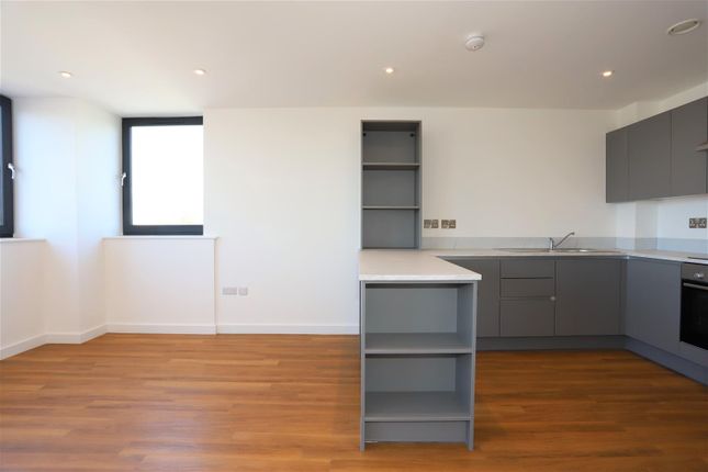 Flat for sale in Castlewood, Stockport