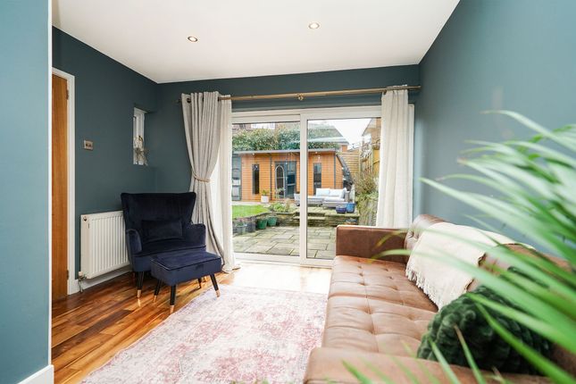 18 Rosamond Avenue, Sheffield photo 3