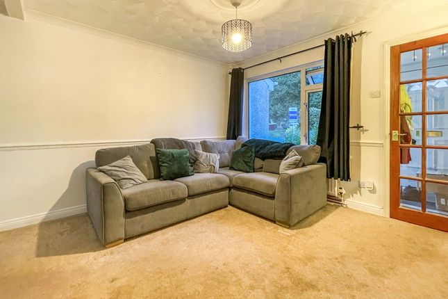 Deveron Close, Plympton photo 3