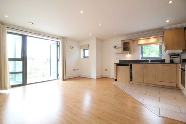 Thumbnail Flat to rent in The Island, Brentford