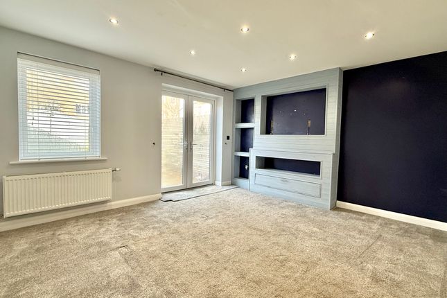 35, Solebay Way, Gosport photo 3