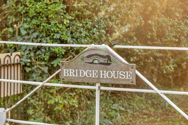 Bridge Farm & The Dovecote, Atlow, Derbyshire photo 2
