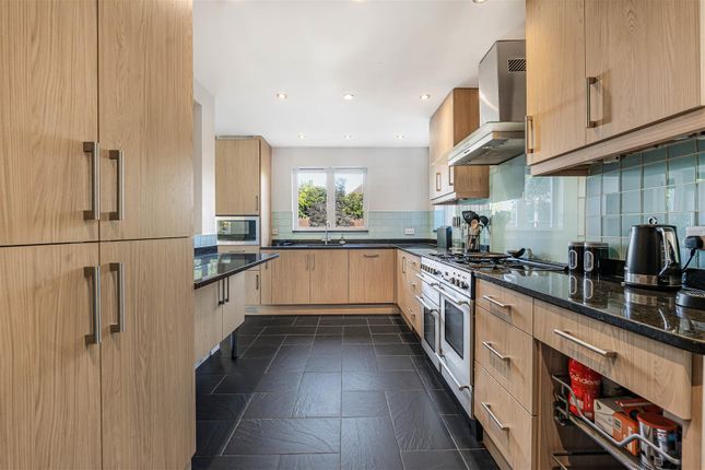9, Suffolk Close, London Colney photo 4