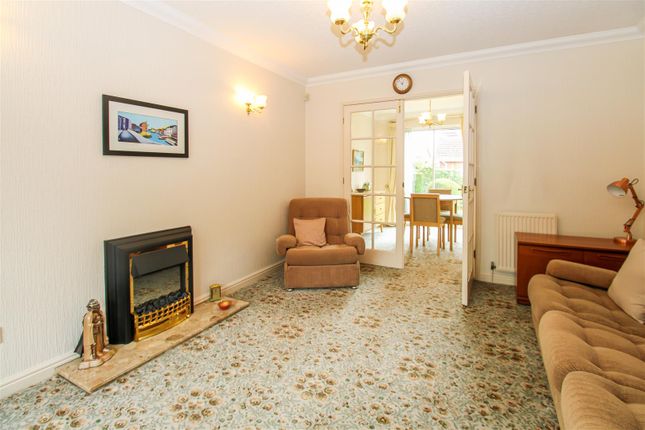 4, Helmsley Road, Wakefield photo 4