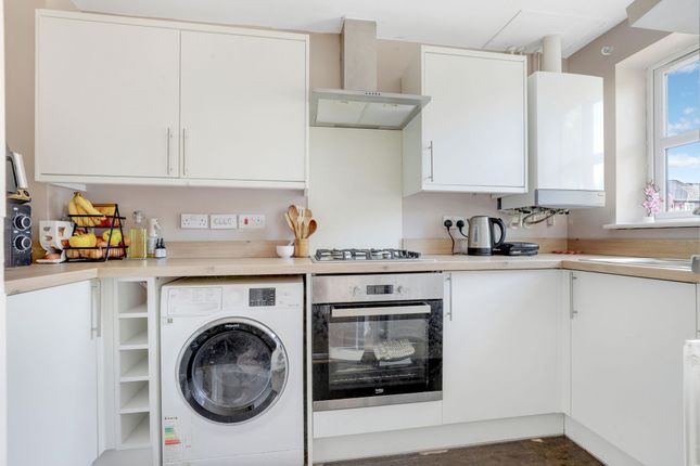 30 Minerva Grove, Nottingham photo 3