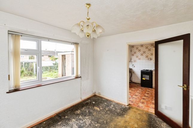 Stratford Close, Wrexham photo 4