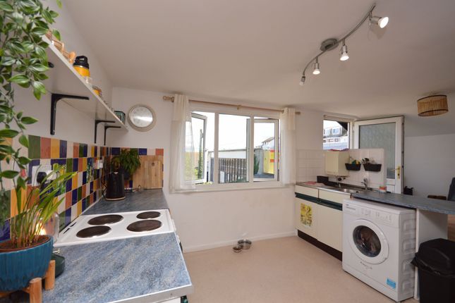 Flat 2, 1 Fairview Terrace, Newquay photo 3