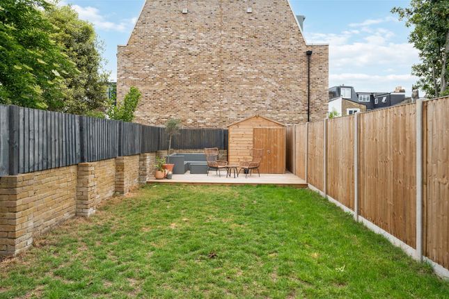 50, Bronson Road, Raynes Park photo 3