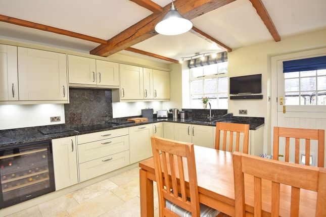 1 Home Farm Square, Harrogate photo 3