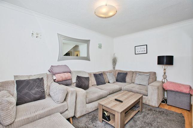 39, Blackmore Chase, Wincanton photo 4