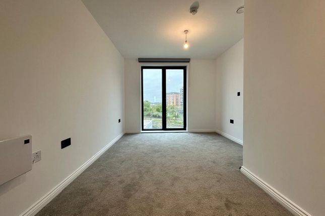 Flat to rent in Springwell Gardens, Springwell Road, Leeds