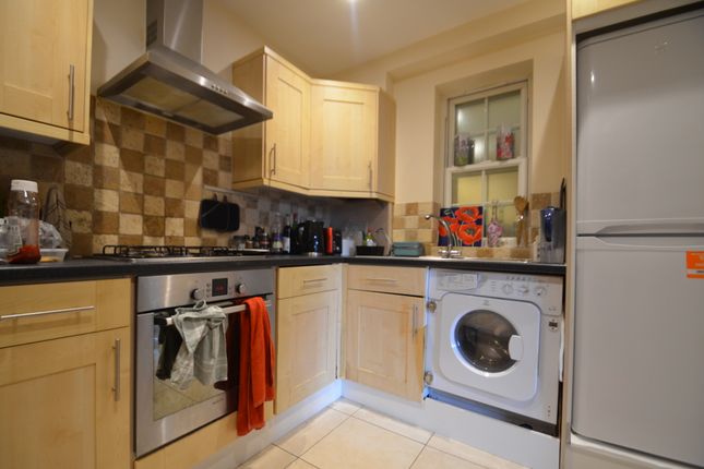 Flat 3 Northdene Court, 32, Egham Hill, Egham photo 5