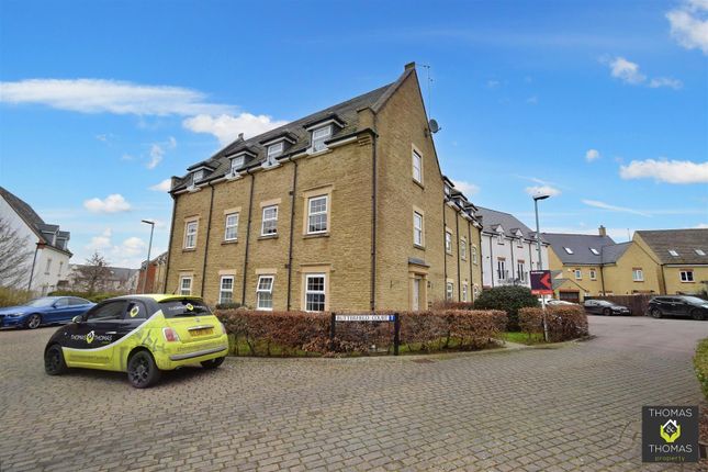 Thumbnail Flat to rent in Butterfield Court, Bishops Cleeve, Cheltenham