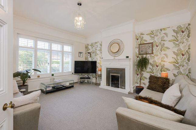 Pear Tree House, Claygate photo 3