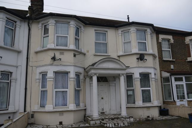 1-bed flat on 8, Flat 4, Brisbane Road, Ilford, Ilford, £205,000