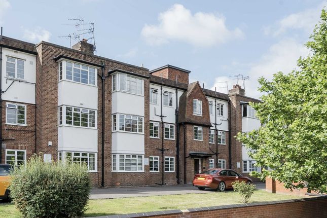 Flat for sale in Cecil Close, Mount Avenue, London