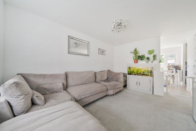 5, Juno Close, Hampshire photo 2