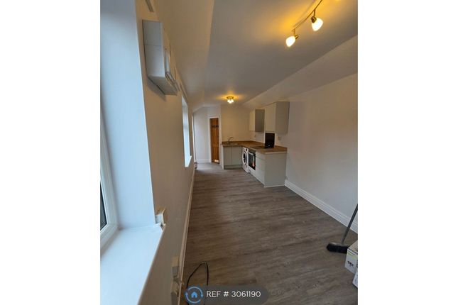 Flat, Wellington St, York photo 4