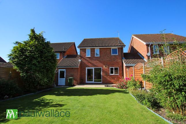 Link-detached house for sale in Hollyfields, Broxbourne