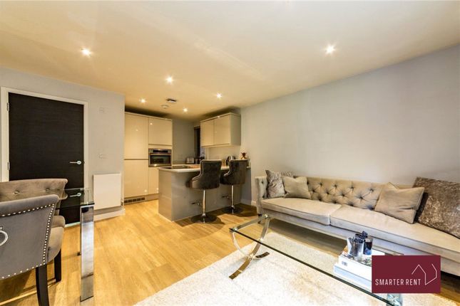 4 Lincoln House, Brookfield Road, Wooburn Green photo 5