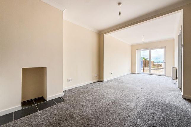 16, Alton Grove, Fareham photo 2