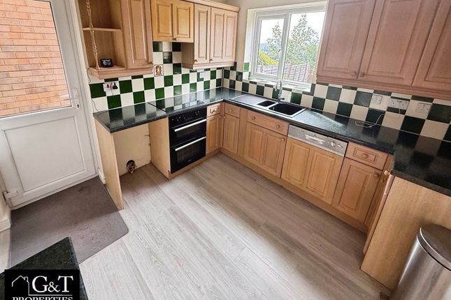 3 Highview Drive, Kingswinford photo 3