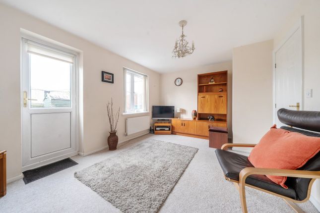 29, Birch Grove, Henlow photo 2