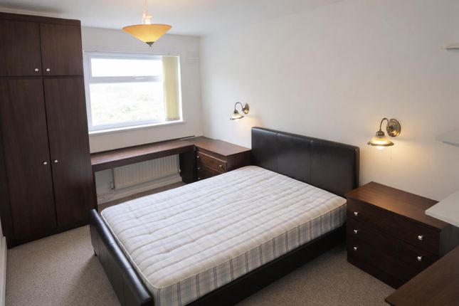 4, Campion Gardens, Gateshead photo 5