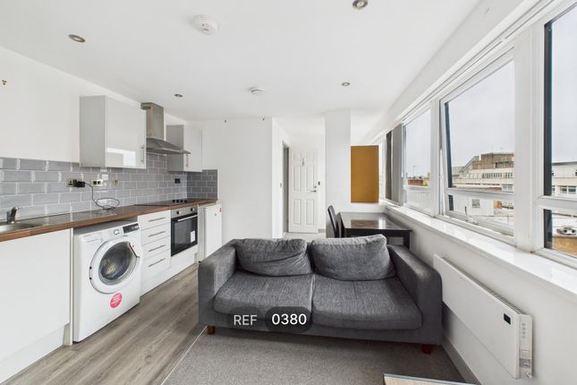 Kitchen / Living Room
