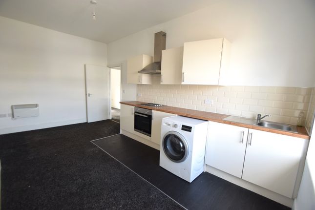 Thumbnail Flat to rent in East Parade, Keighley, West Yorkshire