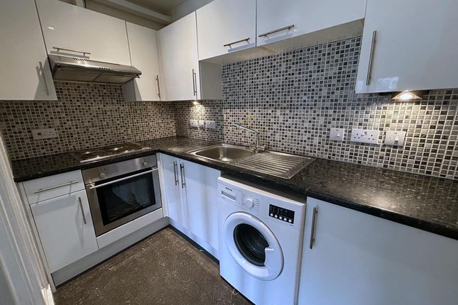 5 Mills Court, Wendron Street, Helston photo 2
