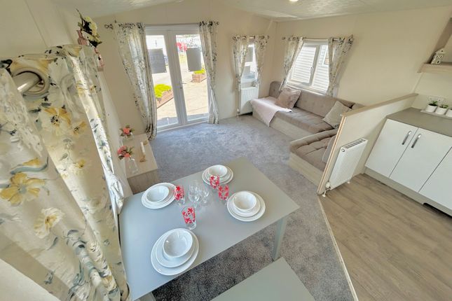 4, St Osyth Beach Holiday Park, Clacton-on-Sea photo 2