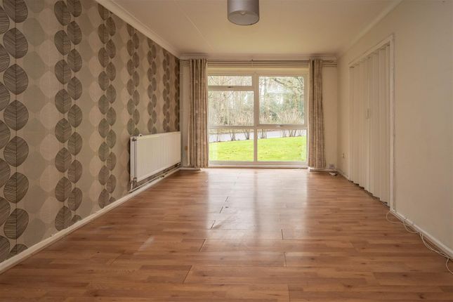 Flat 10, Becketts Court, Canterbury Way, Brentwood photo 2