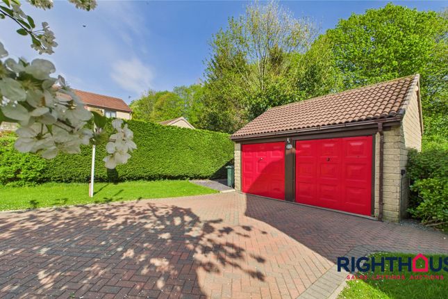 16 Badgers Way, Bradford photo 2