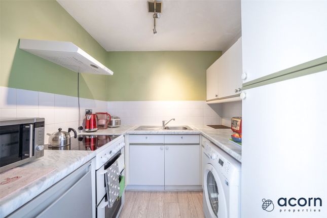 2, Beaumaris Green, London photo 4