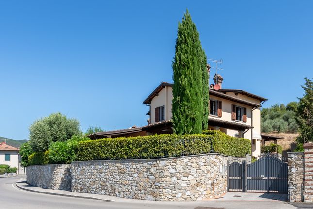 Villa for sale in Via Delle Lastre, 119, 59100 Prato Po, Italy