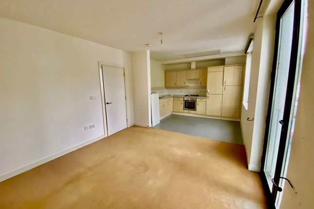 10 Bradwell Court, Godstone Road, Whyteleafe photo 2