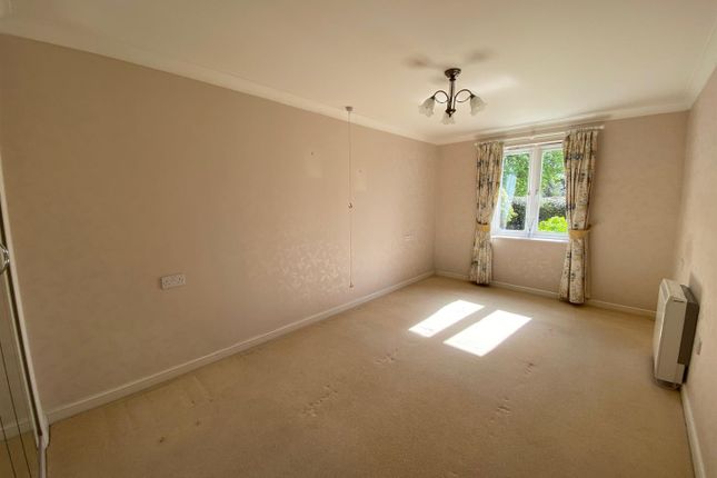Flat for sale in Worcester Road, Malvern